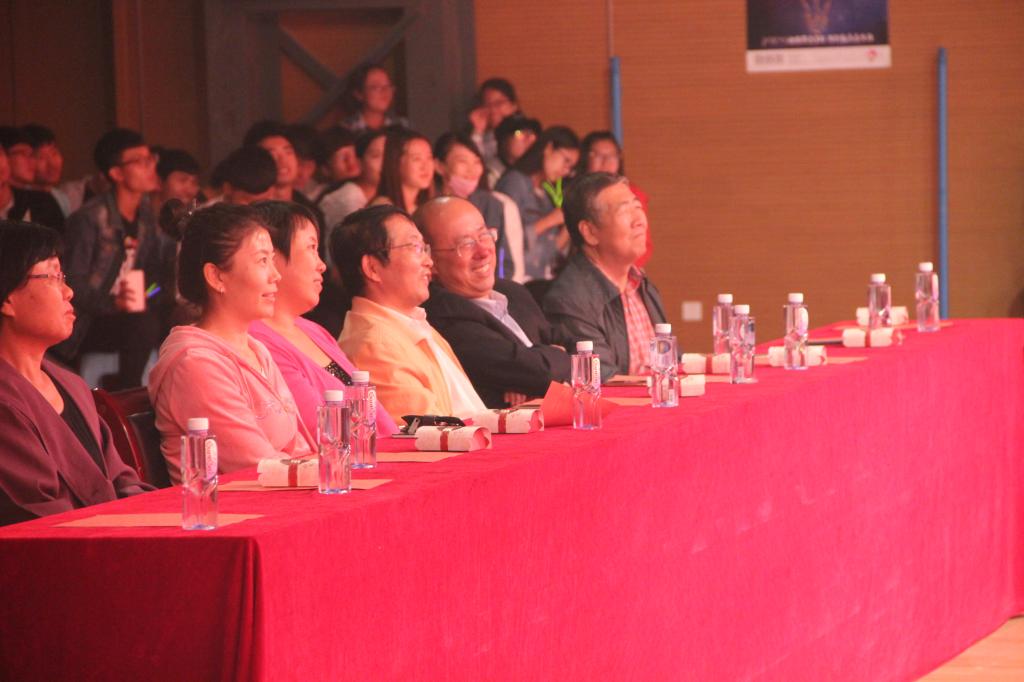 出席晚會的領導.JPG