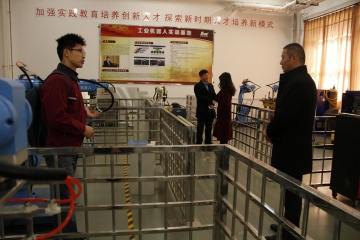 天津圣納（機(jī)器人實訓(xùn)車間）.jpg